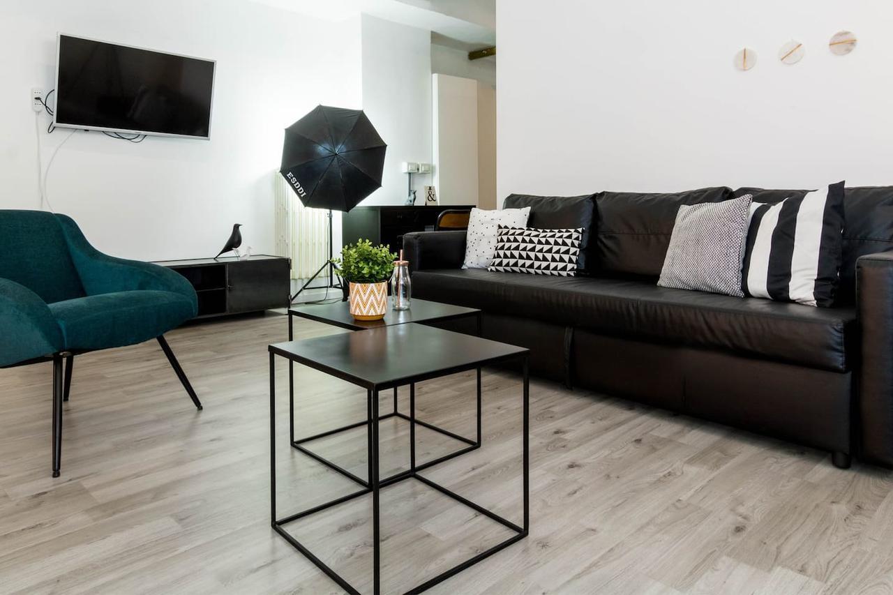 Joivy Exclusive Apt For 4 In Navigli Near Parks Милан Экстерьер фото